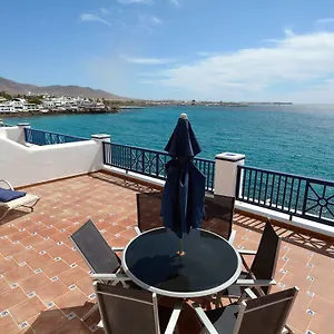 Avanti Stunning Sea Views Playa Blanca Apartment
